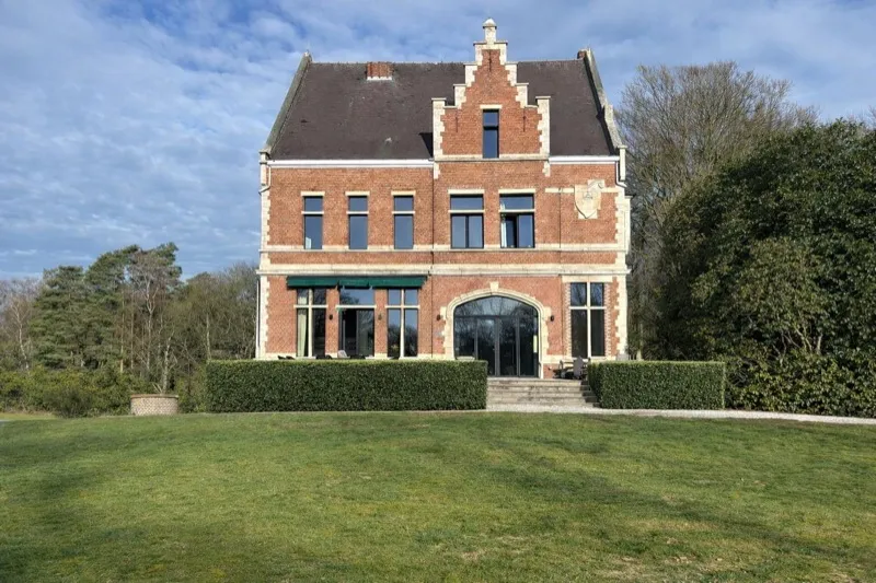 Voorgevel van Kasteel Pannenhuys met trapgevel